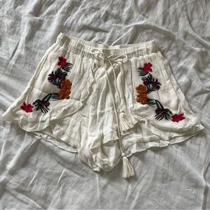 Lovers + Friends Embroidered Floral Shorts size XS